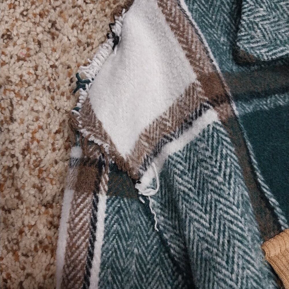 3681 Size Medium Simply Southern Shacket in Green Plaid with Corduroy Pockets - Picture 5 of 9